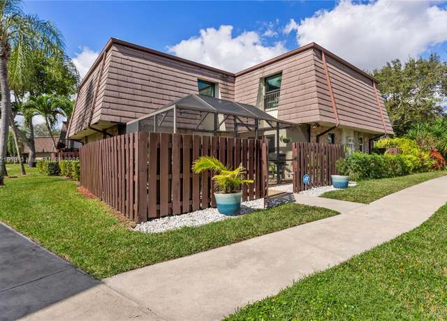 Property at 2571 NW 99th Ave, Coral Springs, FL 33065, 2 beds, 2.5 baths