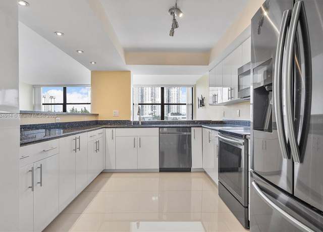 Property at 1000 Parkview Dr #402, Hallandale Beach, FL 33009, 2 beds, 1.5 baths