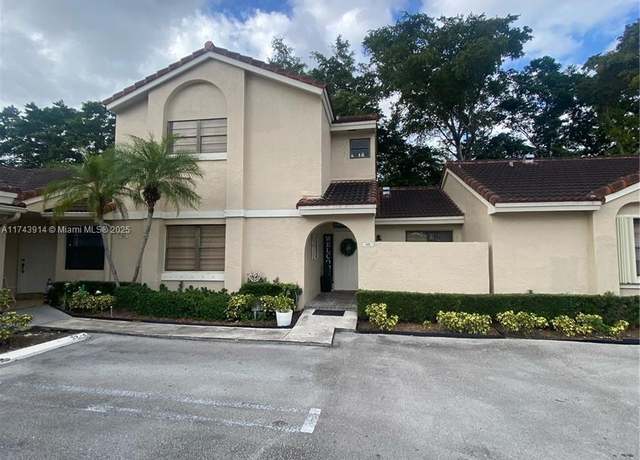 Property at 6111 NW 171st St #6111, Hialeah, FL 33015, 3 beds, 2 baths