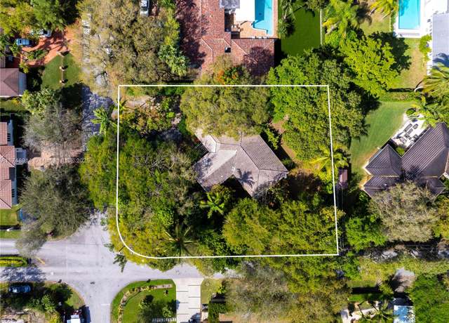 Property at 5901 SW 82nd St, South Miami, FL 33143, 4 beds, 3 baths