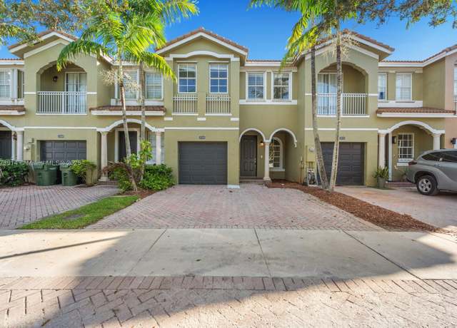 Property at 2556 SE 15th Ct, Homestead, FL 33035, 4 beds, 2.5 baths