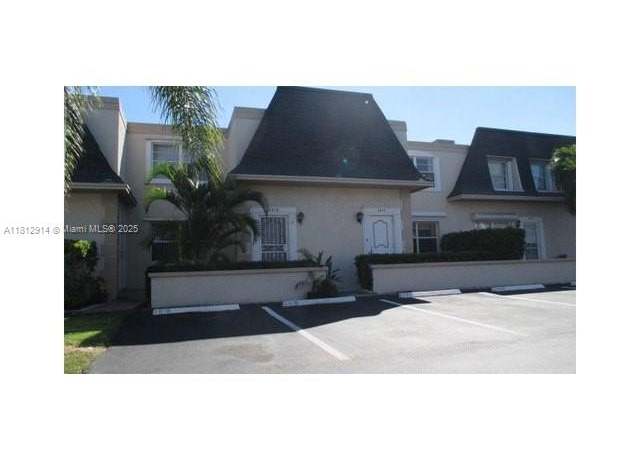 Property at 2418 NE 10th St #127, Hallandale Beach, FL 33009, 2 beds, 2.5 baths
