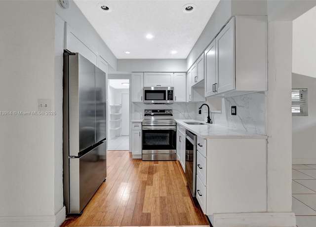 Property at 6661 Meade St, Hollywood, FL 33024, 5 beds, 3 baths