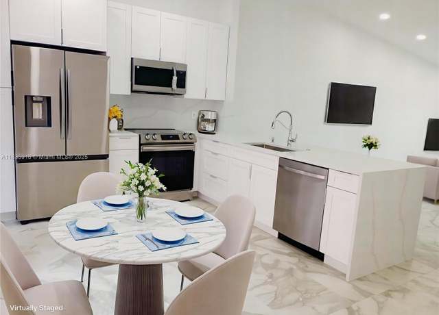 Property at 6128 N Kings Gate Cir, Delray Beach, FL 33484, 2 beds, 2 baths