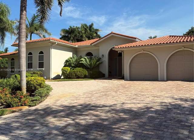 Property at 8100 SW 179th St, Palmetto Bay, FL 33157, 4 beds, 4 baths