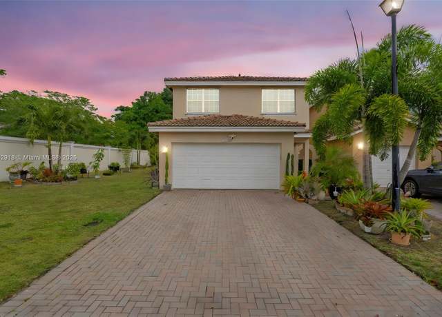 Property at 6600 NW 38th Dr, Lauderhill, FL 33319, 3 beds, 2.5 baths