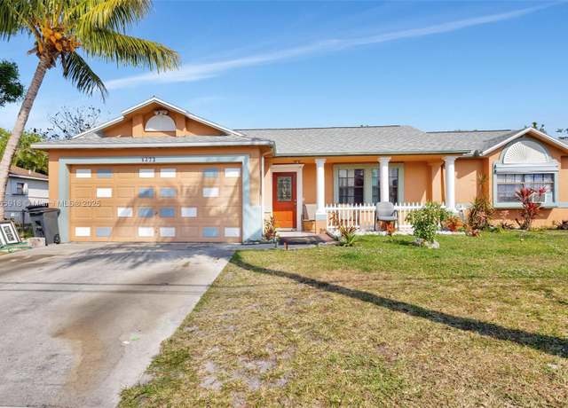 Property at 1373 SE Floresta Dr, Port St. Lucie, FL 34983, 3 beds, 2 baths