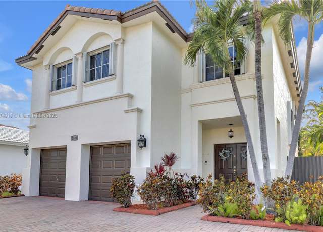 Property at 2620 SW 144th Pl, Miami, FL 33175, 4 beds, 3.5 baths