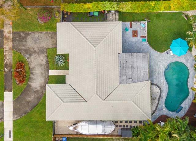 Property at 425 NE 114th St, Miami, FL 33161, 4 beds, 3 baths