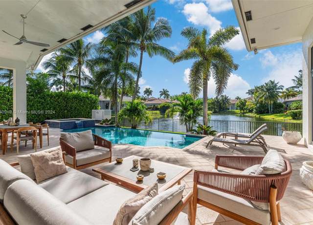 Property at 770 Leigh Palm Ave, Plantation, FL 33324, 5 beds, 5 baths