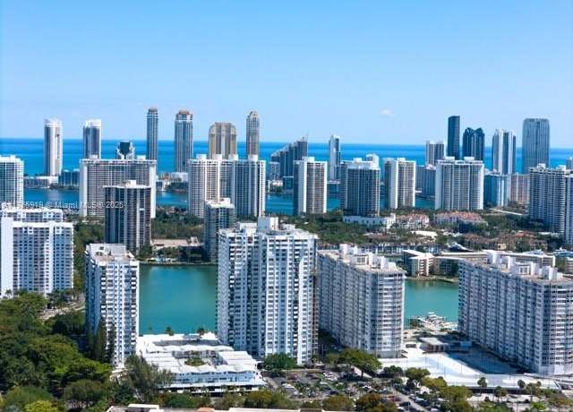 Property at 2750 NE 183rd St #401, Aventura, FL 33160, 1 bed, 1.5 baths