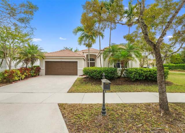 Property at 1332 Chenille Cir, Weston, FL 33327, 4 beds, 2.5 baths