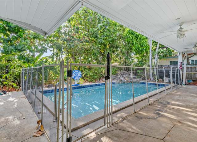 Property at 3030 SW 77th Ct, Miami, FL 33155, 4 beds, 2 baths