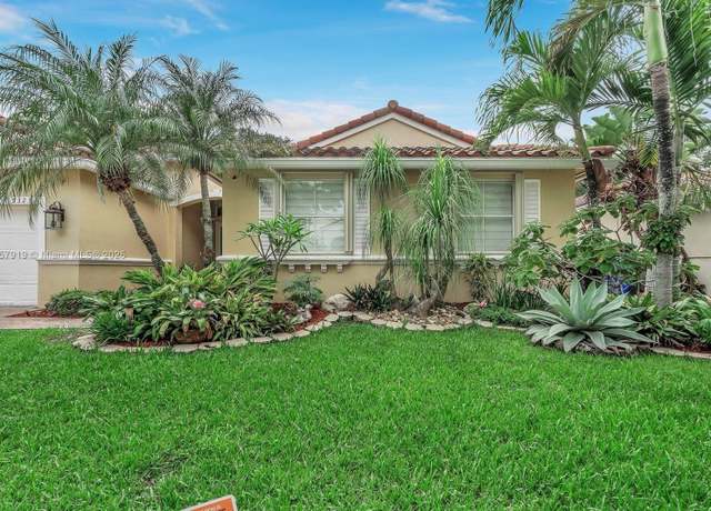 Property at 5323 SW 34th Way, Hollywood, FL 33312, 4 beds, 2.5 baths