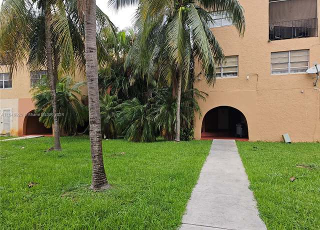 Property at 1305 W 53rd St #429, Hialeah, FL 33012, 1 bed, 1.5 baths