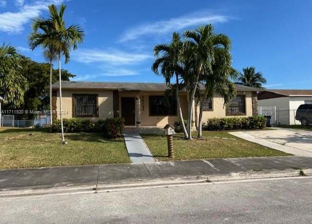 Property at 22125 SW 113th Pl, Miami, FL 33170, 4 beds, 2 baths