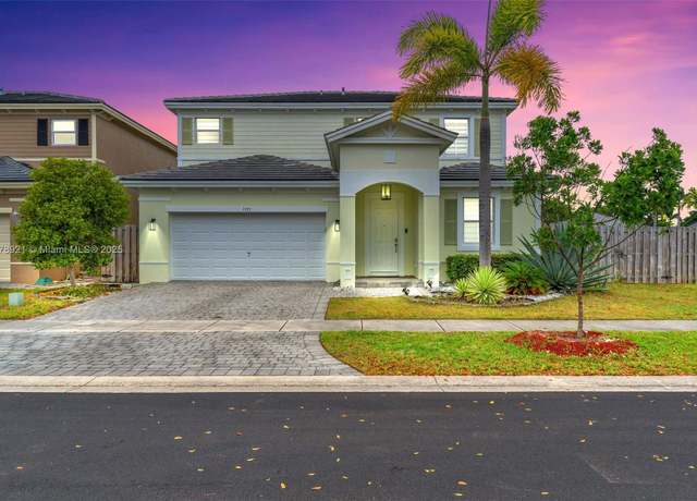 Property at 3375 NE 2nd St, Homestead, FL 33033, 5 beds, 3 baths
