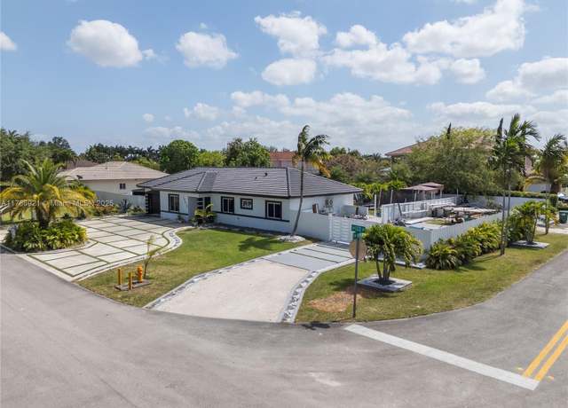 Property at 19512 SW 133rd Ave, Miami, FL 33177, 4 beds, 2 baths