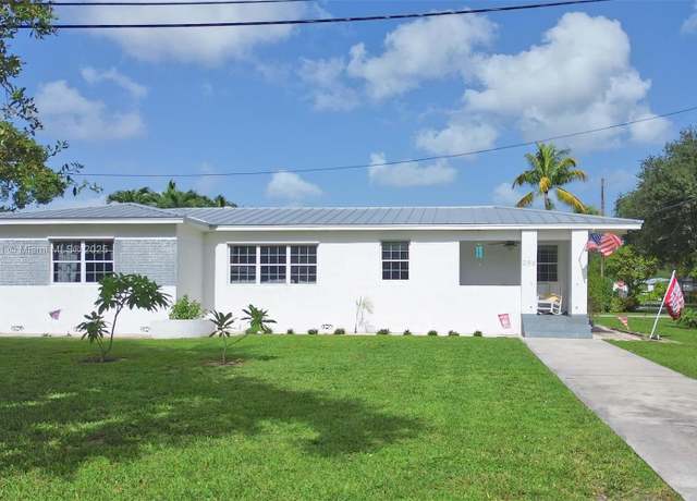 Property at 296 Navajo St, Miami Springs, FL 33166, 3 beds, 3 baths