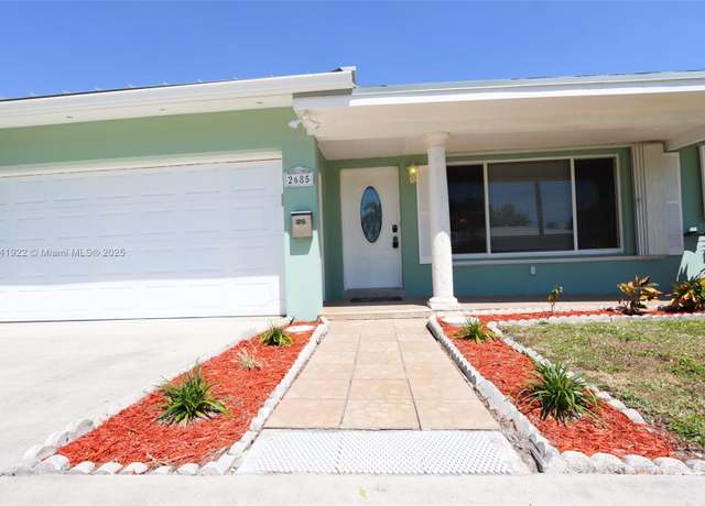 Property at 2685 SE 5th St, Pompano Beach, FL 33062, 2 beds, 2 baths