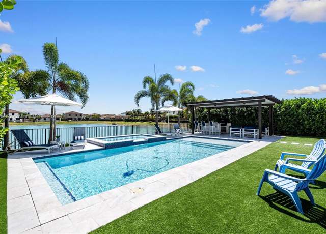 Property at 2454 SE 1 St, Homestead, FL, 5 beds, 3.5 baths