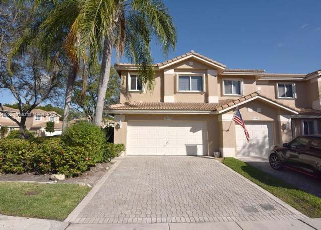 Property at 15899 SW 12th St, Pembroke Pines, FL 33027, 3 beds, 2.5 baths