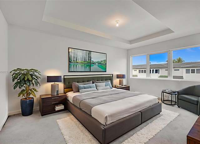 Property at 5000 SW 37th St, Pembroke Park, FL 33023, 3 beds, 2.5 baths
