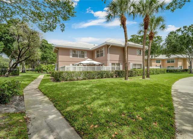 Property at 3104 Kingston Ct Unit 11D, West Palm Beach, FL 33409, 2 beds, 2.5 baths