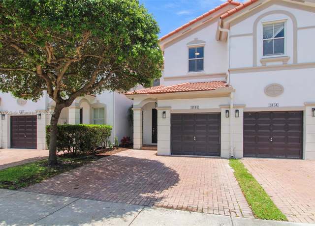 Property at 8144 NW 107th Path, Doral, FL 33178, 3 beds, 2.5 baths