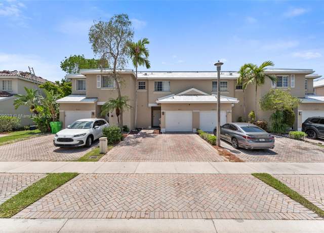 Property at 4011 NW 92nd Ave, Sunrise, FL 33351, 3 beds, 2.5 baths