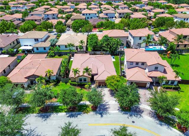 Property at 140 SE 36th Ter, Homestead, FL 33033, 4 beds, 3 baths