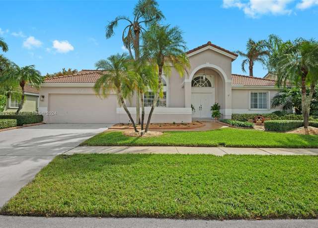 Property at 20180 NW 9th Dr, Pembroke Pines, FL 33029, 4 beds, 2.5 baths