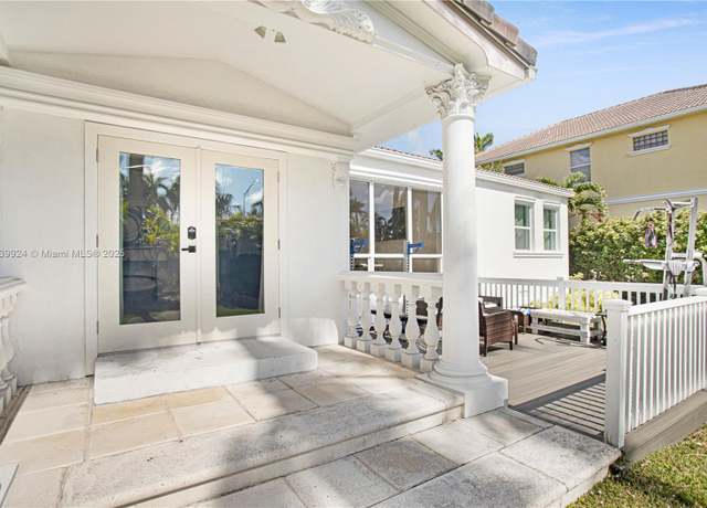 Property at 923 Hollywood Blvd, Hollywood, FL 33019, 4 beds, 3 baths