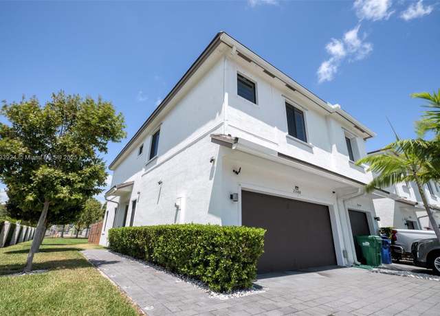 Property at 23588 SW 110th Ave, Homestead, FL 33032, 3 beds, 2.5 baths