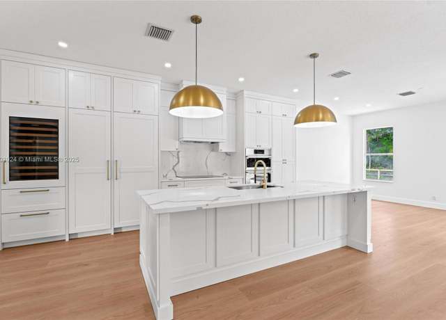 Property at 15657 N 80th Ln N, Loxahatchee, FL 33470, 4 beds, 3 baths