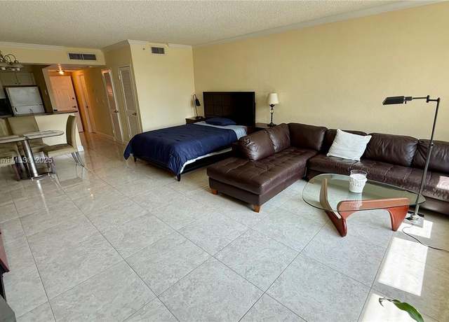 Property at 2501 S Ocean Dr #427, Hollywood, FL 33019, 1 bath