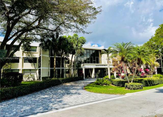 Property at 16500 Golf Club Rd #101, Weston, FL 33326, 2 beds, 2.5 baths