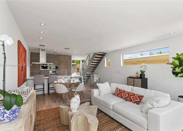 Property at 645 Michigan Ave Unit TH1, Miami Beach, FL 33139, 3 beds, 3.5 baths