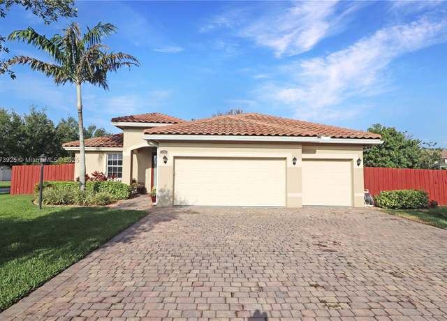 Property at 2108 NW 17th Ave, Homestead, FL 33030, 4 beds, 3 baths