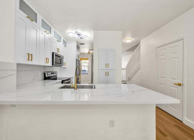 Property at 2928 SE 2nd St #5, Homestead, FL 33033, 3 beds, 2.5 baths