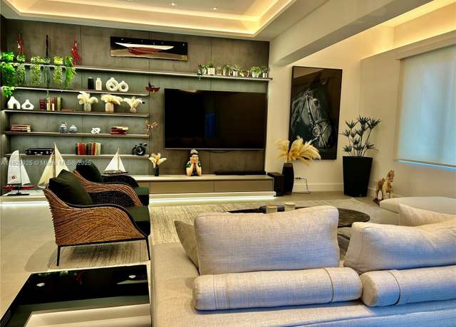 Property at 2301 Collins Ave Unit 1634/1635, Miami Beach, FL 33139, 2 beds, 2 baths