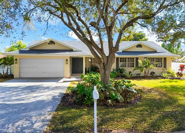 Property at 14853 SW 152nd Pl, Miami, FL 33196, 4 beds, 2.5 baths