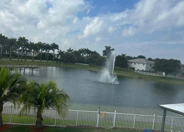 Property at 318 NE 31st Ave, Homestead, FL 33033, 4 beds, 3.5 baths
