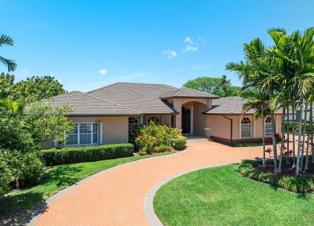 Property at 8281 SW 84th Ter, Miami, FL 33143, 4 beds, 4 baths