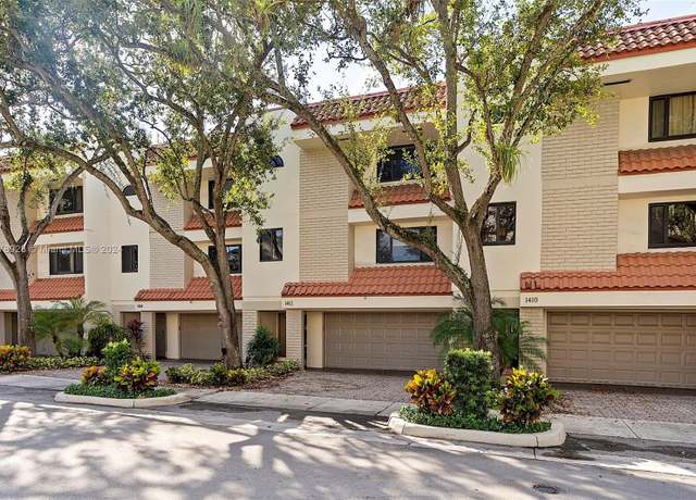 Property at 1412 NE 9th St #1412, Fort Lauderdale, FL 33304, 3 beds, 2.5 baths