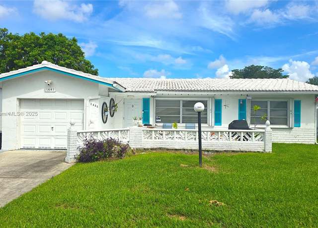 Property at 1441 W Campanelli Dr, Plantation, FL 33322, 2 beds, 2 baths