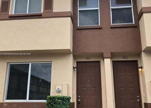 Property at 1911 Hibiscus Ln, Riviera Beach, FL 33404, 3 beds, 2.5 baths