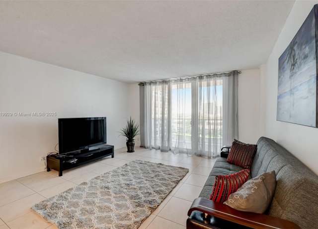 Property at 3800 S Ocean Dr #1123, Hollywood, FL 33019, 1 bed, 1.5 baths