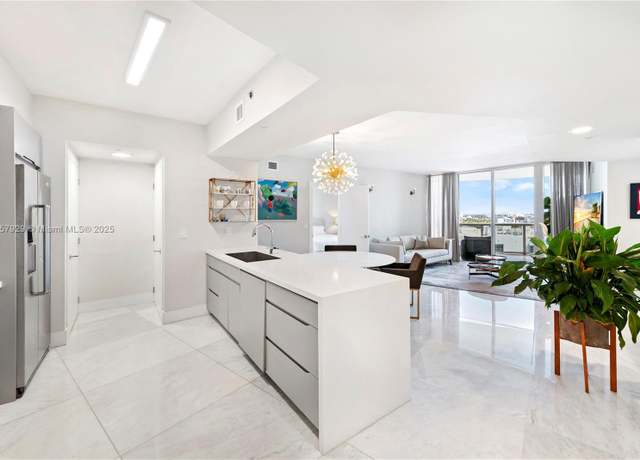 Property at 400 Alton Rd #1405, Miami Beach, FL 33139, 2 beds, 2 baths
