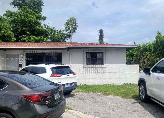 Property at 975 NE 135th St, North Miami, FL 33161, 5 beds, 4 baths